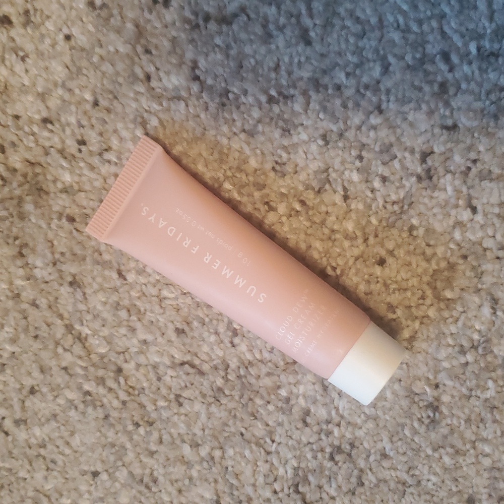 2/$10! Free! Nwot summer Fridays cloud dew sample